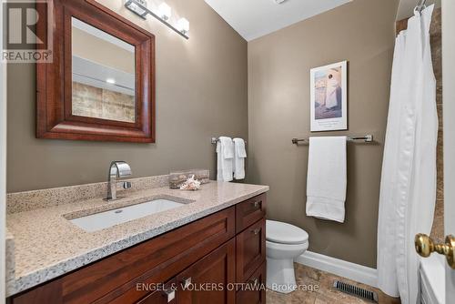 202 Holmwood Avenue, Ottawa, ON - Indoor Photo Showing Bathroom