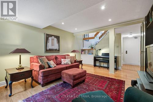 202 Holmwood Avenue, Ottawa, ON - Indoor Photo Showing Living Room