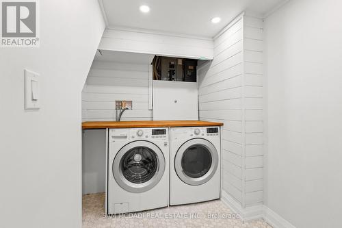 1613 Wembury Road, Mississauga, ON - Indoor Photo Showing Laundry Room