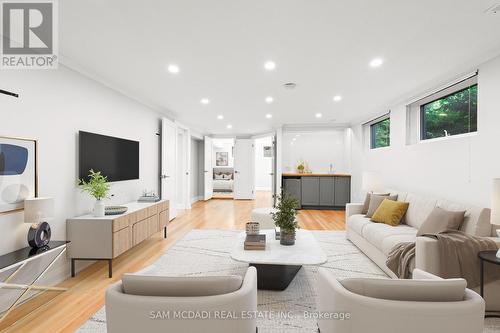 Virtual Staged - 1613 Wembury Road, Mississauga, ON - Indoor Photo Showing Living Room