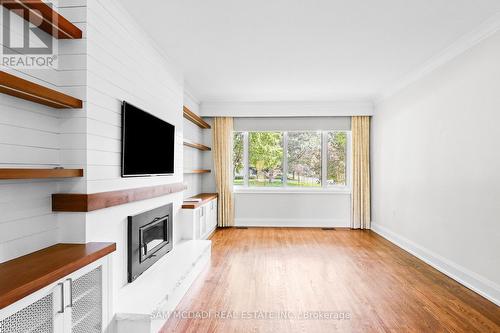 1613 Wembury Road, Mississauga, ON - Indoor With Fireplace