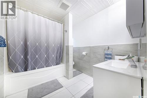 316 3Rd Avenue, Meacham, SK - Indoor Photo Showing Bathroom