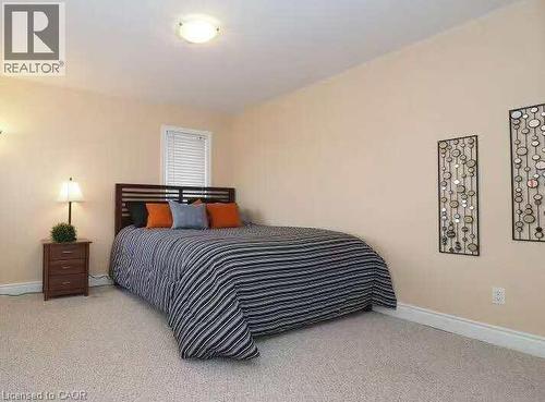 566 BUCKINGHAM Boulevard , Waterloo, Ontario N2T 2T8 4