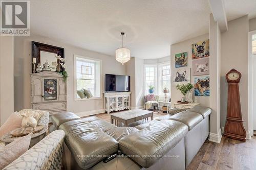 35 Schweitzer Street, Kitchener, ON - Indoor Photo Showing Living Room