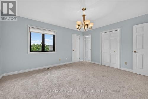 7011 Dickenson Road E, Hamilton, ON - Indoor Photo Showing Other Room
