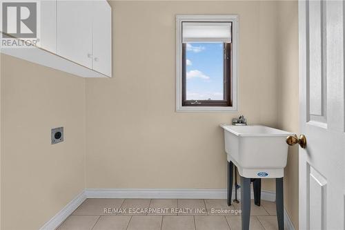 7011 Dickenson Road E, Hamilton, ON - Indoor Photo Showing Other Room