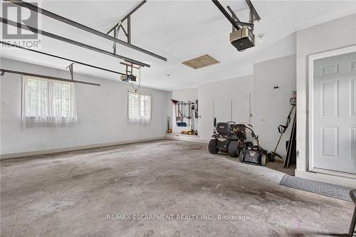 7011 Dickenson Road E, Hamilton, ON - Indoor Photo Showing Garage