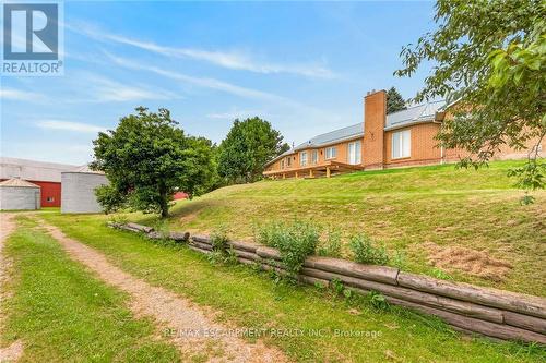 7011 Dickenson Road E, Hamilton, ON - Outdoor