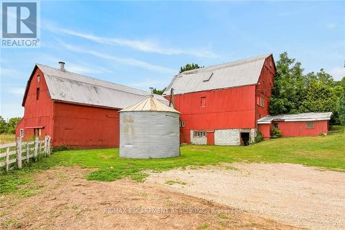 7011 Dickenson Road E, Hamilton, ON - Outdoor With Exterior