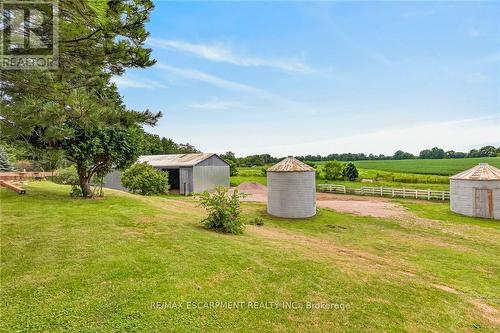7011 Dickenson Road E, Hamilton, ON - Outdoor
