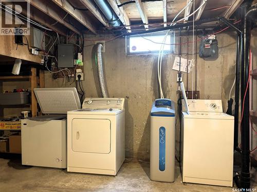 1619 Vickies Avenue, Saskatoon, SK - Indoor Photo Showing Laundry Room