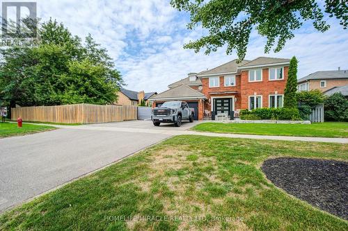 756 KINGSMERE AVENUE  Newmarket, ON L3X 1K6