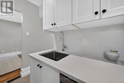 62 Erie Avenue, Hamilton, ON - Indoor Photo Showing Kitchen