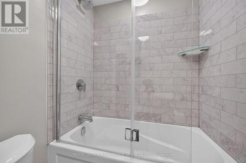 62 Erie Avenue, Hamilton, ON - Indoor Photo Showing Bathroom