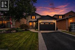 15 FRANCESCA Court  Hamilton, ON L9C 7J6