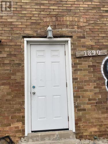 SECOND FLOOR - 1890 DUFFERIN STREET , Toronto, Ontario M6E 3P7 2
