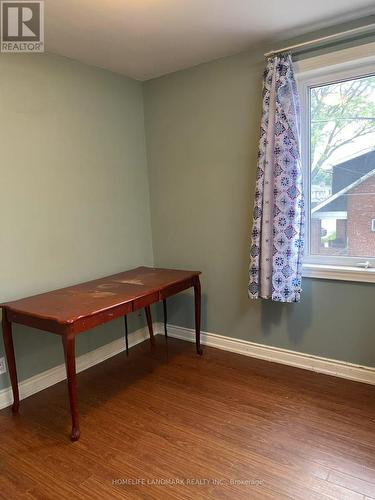 SECOND FLOOR - 1890 DUFFERIN STREET , Toronto, Ontario M6E 3P7 4