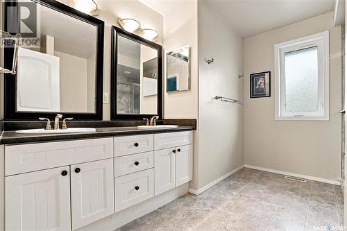 110 Stepney Crescent, Saskatoon, SK - Indoor Photo Showing Bathroom