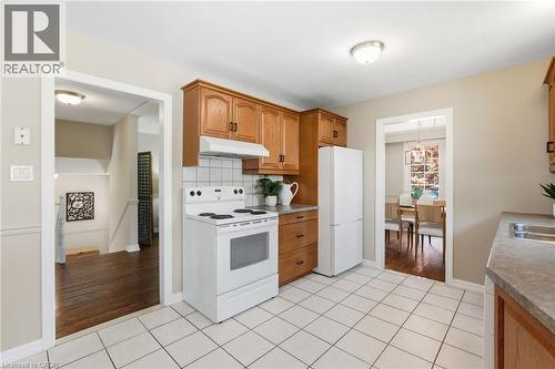 635 Ramsgate Road, Burlington, ON - Indoor Photo Showing Kitchen With Double Sink