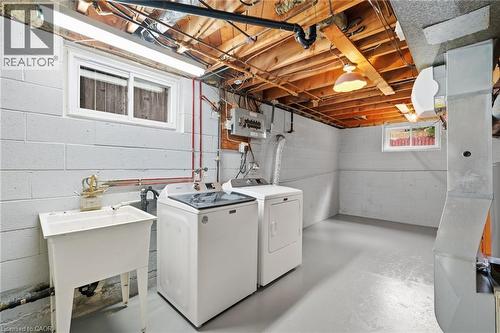 635 Ramsgate Road, Burlington, ON - Indoor Photo Showing Laundry Room