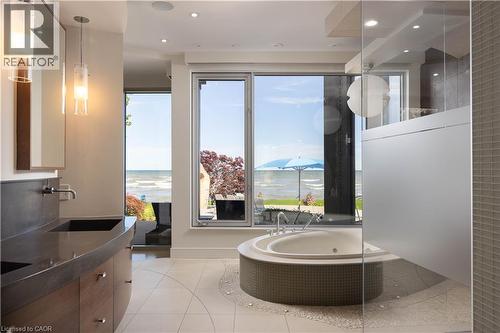 1540 Watersedge Road, Mississauga, ON - Indoor Photo Showing Bathroom