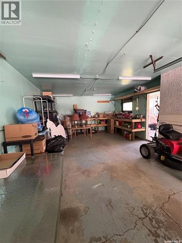200 3Rd Street Ne, Ituna, SK - Indoor Photo Showing Garage