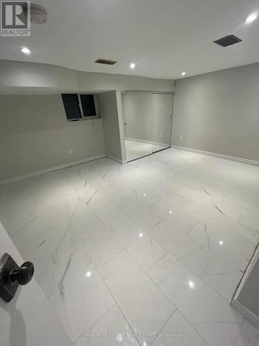 20 PAYZAC AVENUE , Toronto, Ontario M1E 2W7 4