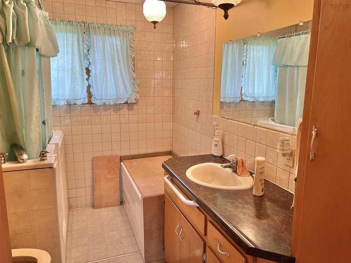 355 Pleasant Street, Yarmouth, NS 