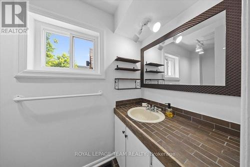135 Upper Lorne Place, Ottawa, ON - Indoor Photo Showing Bathroom