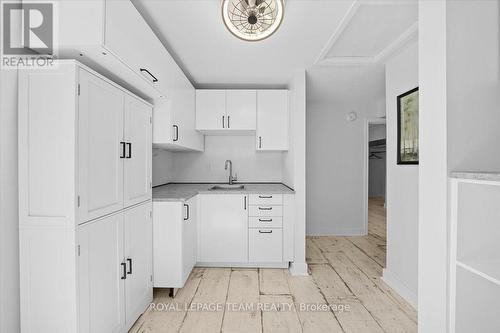 135 Upper Lorne Place, Ottawa, ON - Indoor