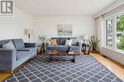 41 STRATHAVON DRIVE Toronto, ON M9V 2H4