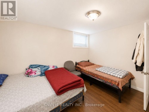 7104 Goreway Drive, Mississauga, ON 