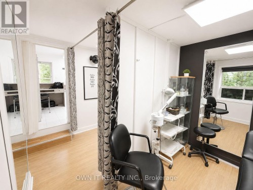 7104 Goreway Drive, Mississauga, ON 