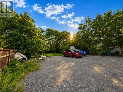 7104 Goreway Drive, Mississauga, ON 