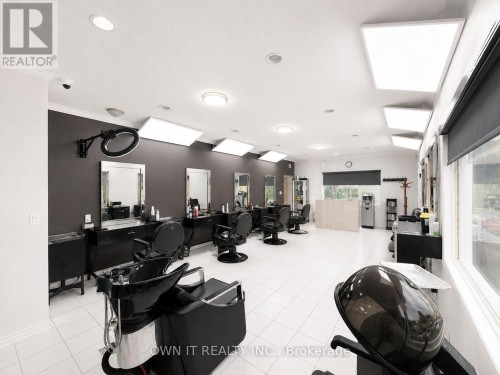 7104 Goreway Drive, Mississauga, ON 