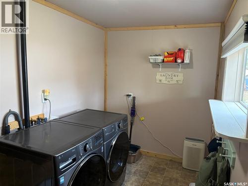 116 5Th Avenue N, Big River, SK - Indoor Photo Showing Laundry Room