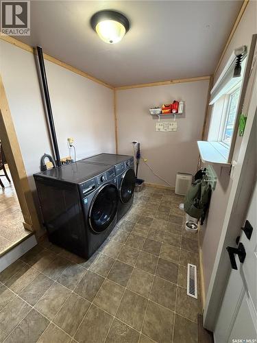 116 5Th Avenue N, Big River, SK - Indoor Photo Showing Laundry Room
