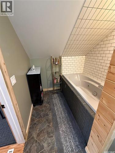 116 5Th Avenue N, Big River, SK - Indoor Photo Showing Bathroom