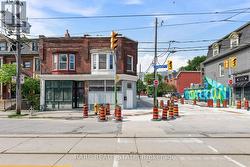 198 1/2 CARLTON STREET Toronto, ON M5A 2K8