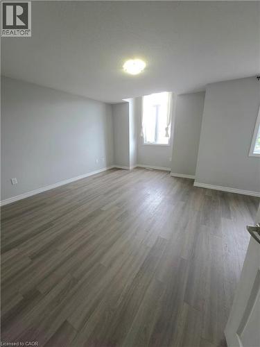 998 Mapleridge Street, London, ON - Indoor Photo Showing Other Room
