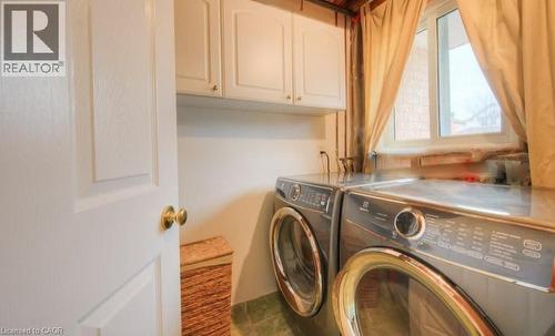 806 Fairway Crescent, Kitchener, ON - Indoor Photo Showing Laundry Room