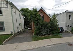 35 PINHEY STREET  Ottawa, ON K1Y 1T3