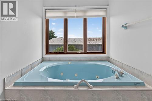 7011 Dickenson Road E, Mount Hope, ON - Indoor Photo Showing Other Room