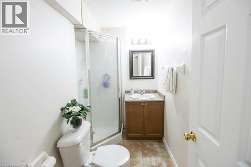 975 Strasburg Road Unit# 3, Kitchener, ON - Indoor Photo Showing Bathroom