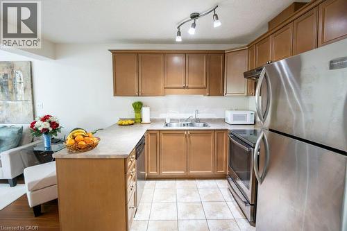 975 Strasburg Road Unit# 3, Kitchener, ON - Indoor Photo Showing Kitchen With Stainless Steel Kitchen With Double Sink