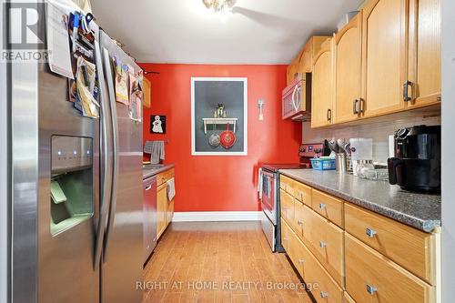 123 Crosthwaite Avenue N, Hamilton, ON - Indoor Photo Showing Kitchen