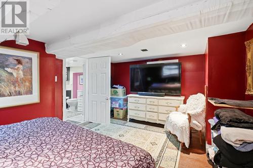 123 Crosthwaite Avenue N, Hamilton, ON - Indoor Photo Showing Bedroom
