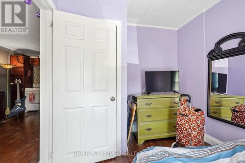123 Crosthwaite Avenue N, Hamilton, ON - Indoor Photo Showing Bedroom