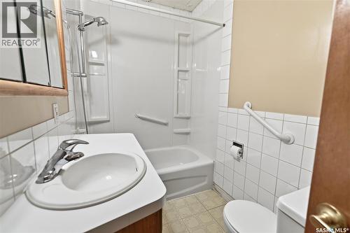 309 St John Street, Regina, SK - Indoor Photo Showing Bathroom