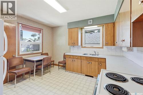 309 St John Street, Regina, SK - Indoor Photo Showing Kitchen With Double Sink